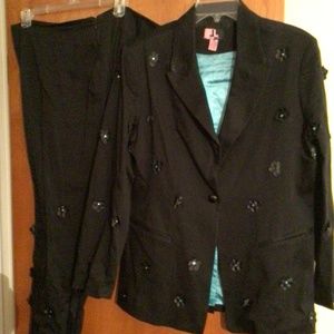 Women jacket/pants outfit
